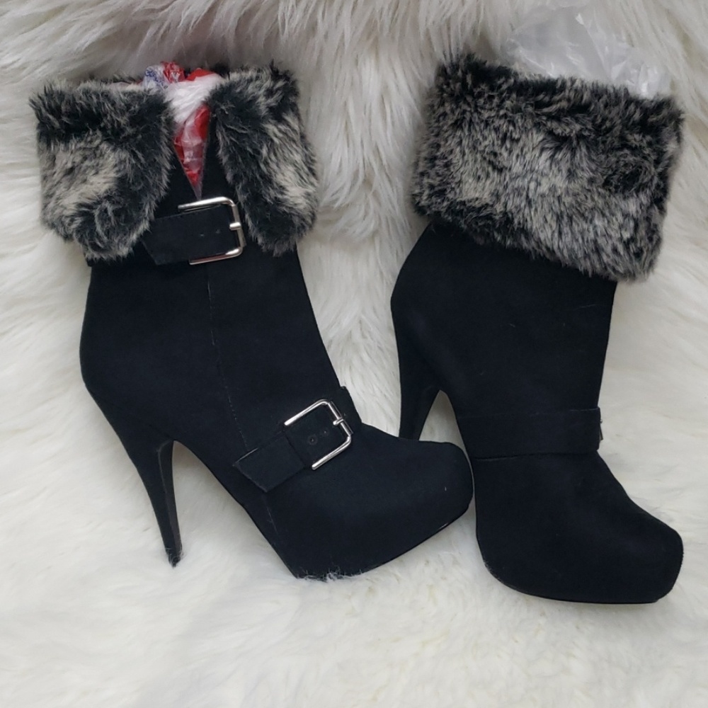 Shoe Dazzle Boots - Picture 2 of 7